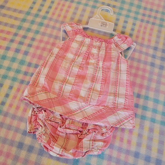 FIRST MOMENTS LAYETTE ♡ Pink|White|Gray 2pc Plaid Embroidered Floral Outfit 0-3M - Picture 10 of 12